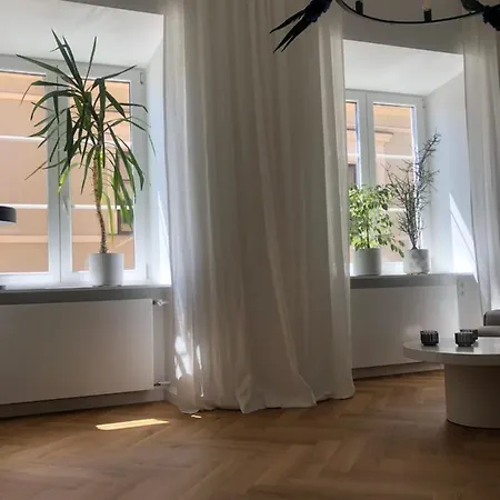 Old Town Square Apartment *