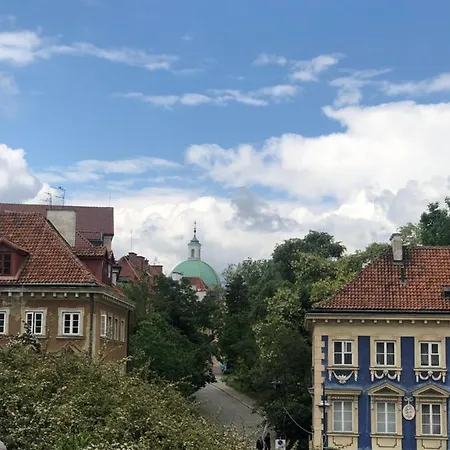 Old Town Square Apartment *