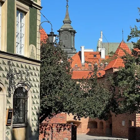 Old Town Square Apartment *